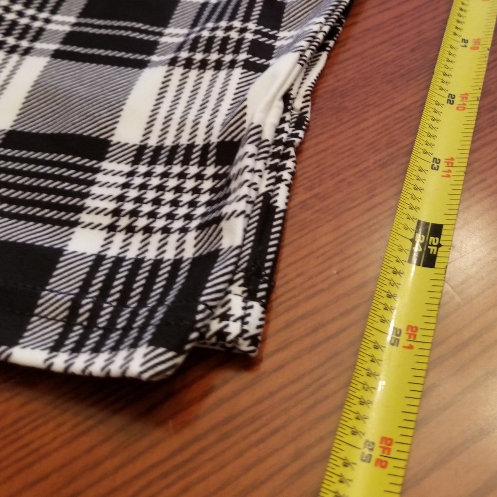 🆕️ 🍁Stylish Plaid Leggings - Picture 6 of 6